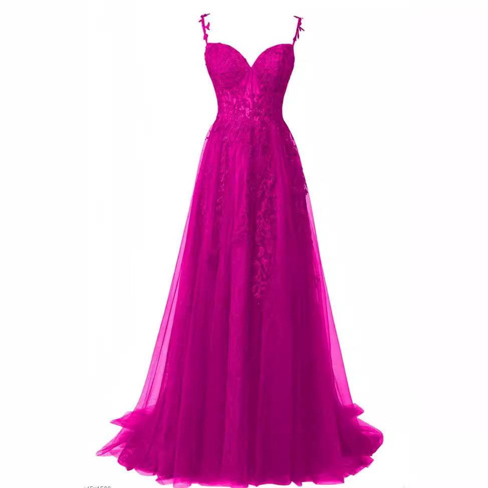 Elegant Evening Dress for Red Carpet - Lace Detail & Flattering Fit - Buy Center