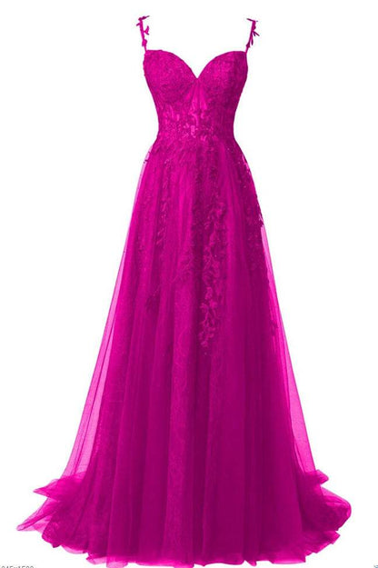 Elegant Evening Dress for Red Carpet - Lace Detail & Flattering Fit - Buy Center