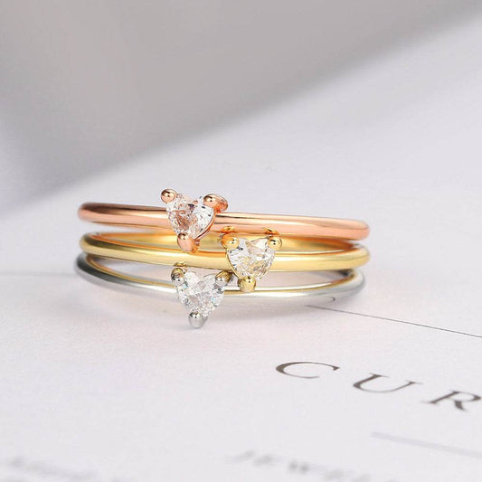 Elegant Heart-Shaped Women's Ring - Gold Plated with Sparkling Zircon - Buy Center