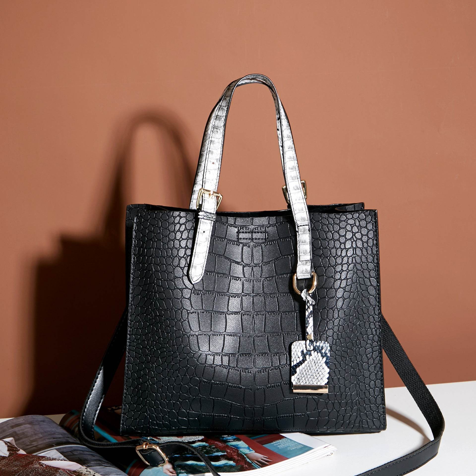 Versatile Korean Handbag - Retro PU Tote Bag with Zipper Closure - Buy Center