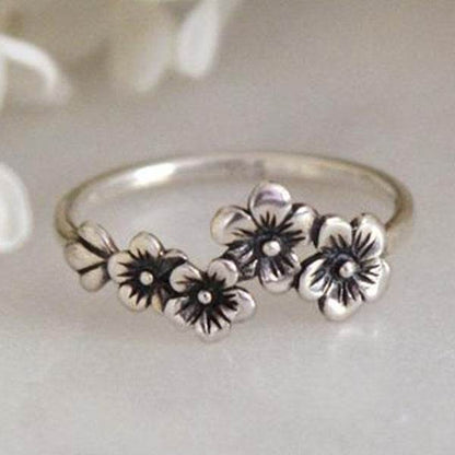 Women's Retro Red Zircon Ring - Vintage Flower Design Engagement Jewelry - Buy Center