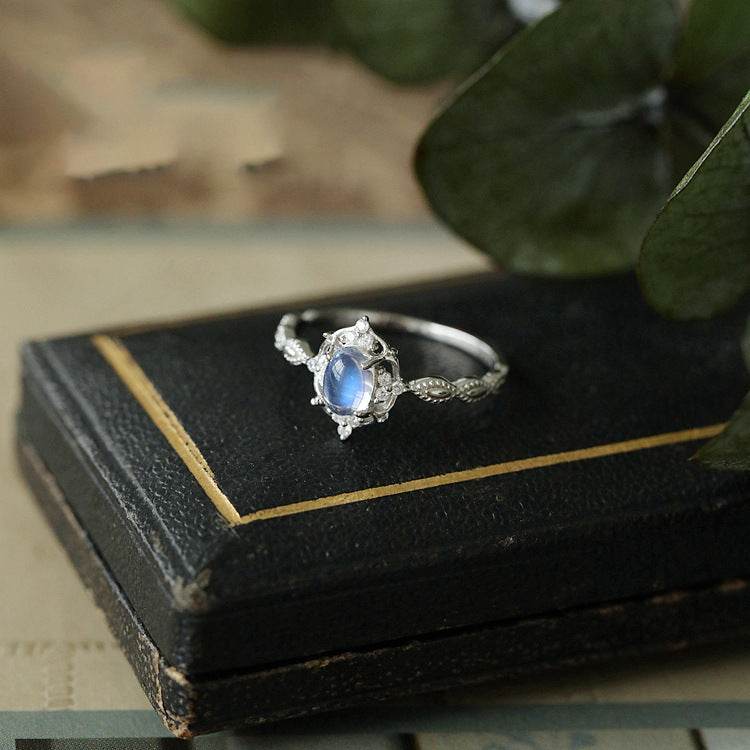 Superior Retro Geometric Engagement Ring - Gold & White Gold Options - Buy Center
