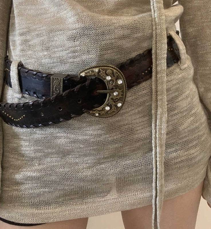 Vintage Distressed Rivet Belt - Stylish Cowhide Accessory for Fashion Lovers - Buy Center