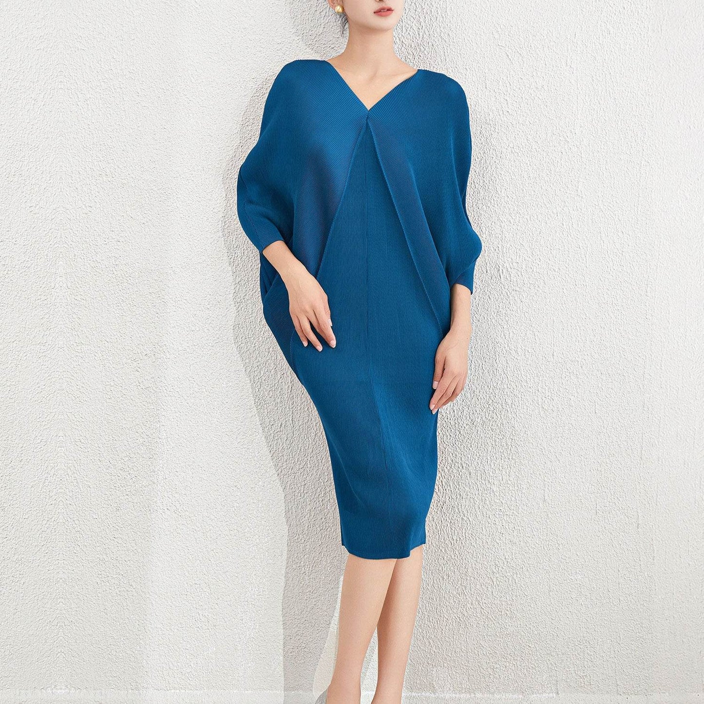 Women's Plus Size Pleated Dress - Elegant Batwing Sleeves & Slimming Fit - Buy Center