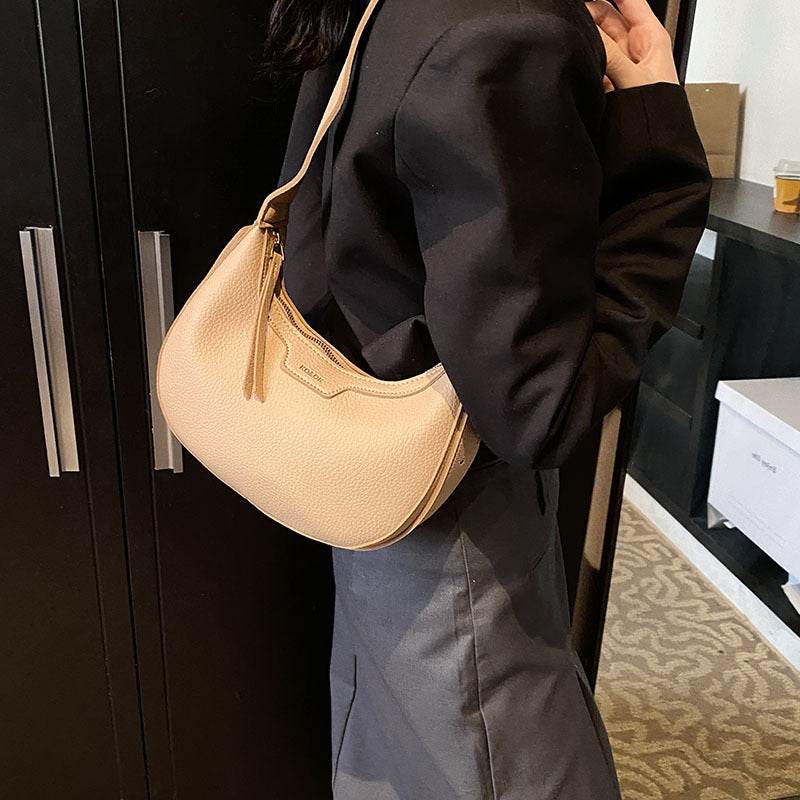 Stylish Women's Shoulder Messenger Bag - Chain Detail, 5 Trendy Colors - Buy Center