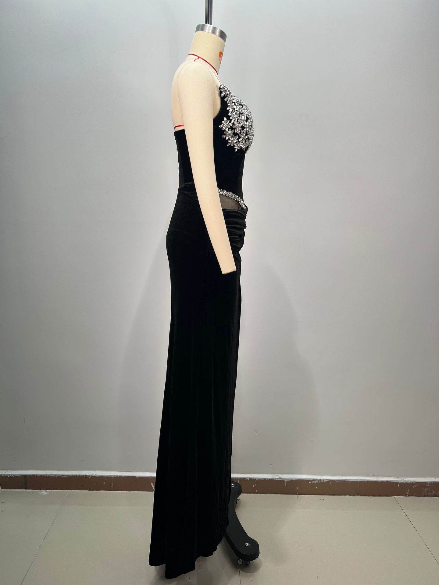 Elegant Women's Black Bandeau Dress - Slim-fit Style for Evening Events - Buy Center