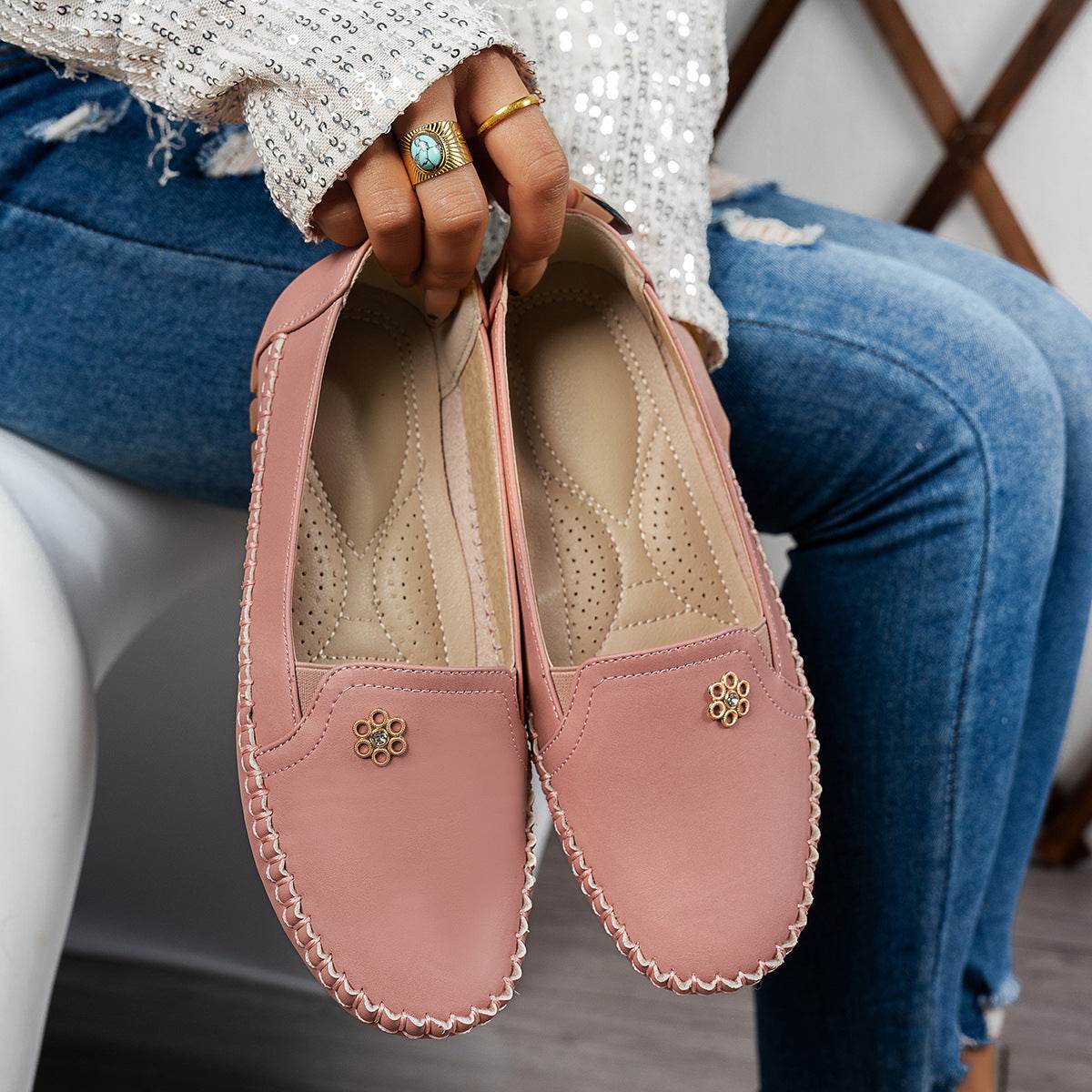 Plus Size Retro Flat-Heeled Shoes for Women - Stylish and Comfortable - Buy Center