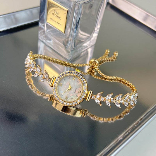 BuyCenter Luxury Quartz Watch - Diamond-Embedded Adjustable Bracelet - Buy Center