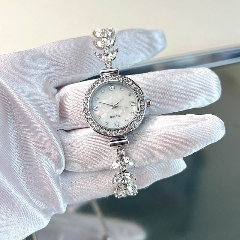 BuyCenter Luxury Quartz Watch - Diamond-Embedded Adjustable Bracelet - Buy Center