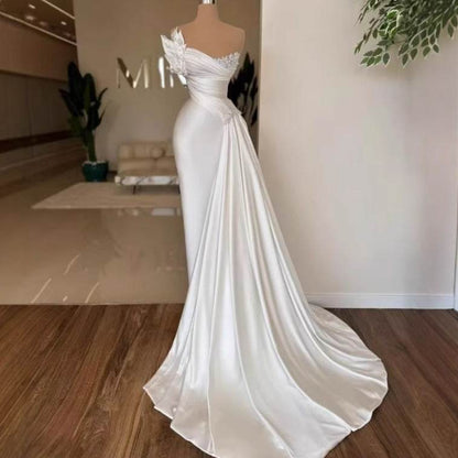 Elegant White Satin Wedding Dress - Lightweight Sleeveless for All Sizes - Buy Center