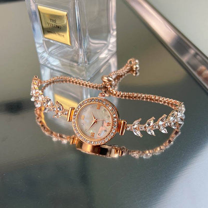 BuyCenter Luxury Quartz Watch - Diamond-Embedded Adjustable Bracelet - Buy Center