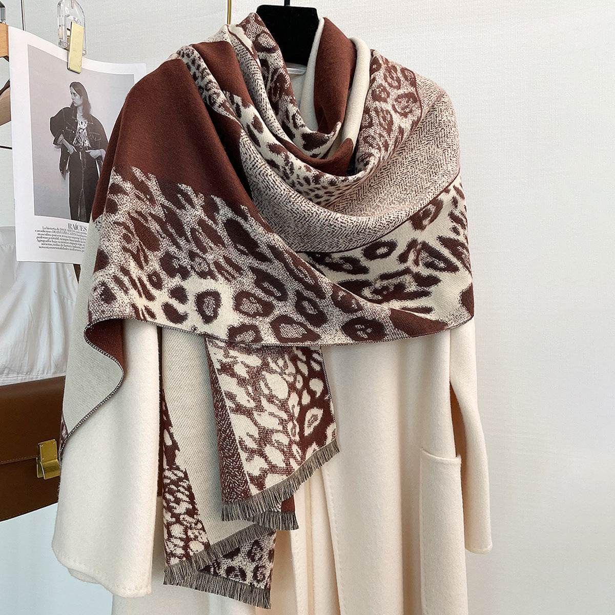 Color-Blocking Leopard Print Scarf - Thick, Warm & Stylish for Winter - Buy Center