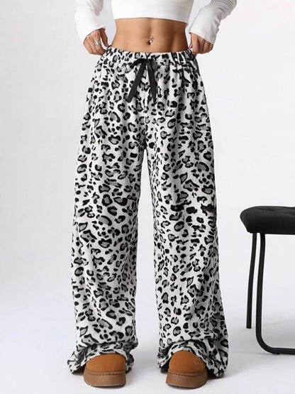 Trendy Leopard Print Wide Leg Pants - Chic Style for Every Occasion - Buy Center