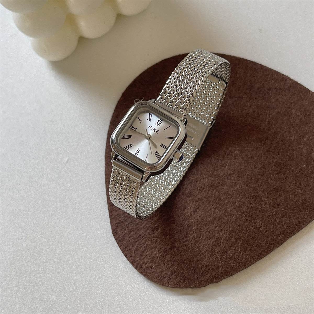 Retro Roman Women's Quartz Watch - Elegant Gold Strap & Slim Design - Buy Center
