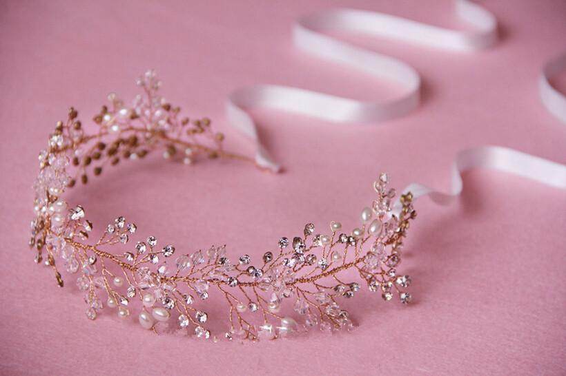 Elegant Handmade Gold & Silver Bridal Hair Accessories - Trendy Flower Design - Buy Center