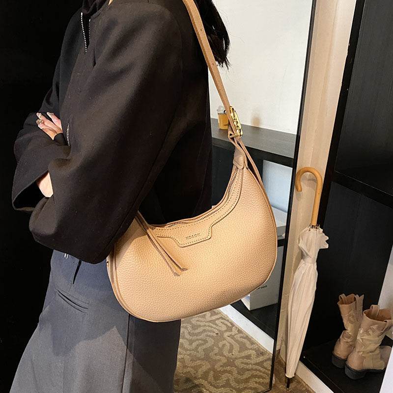 Stylish Women's Shoulder Messenger Bag - Chain Detail, 5 Trendy Colors - Buy Center