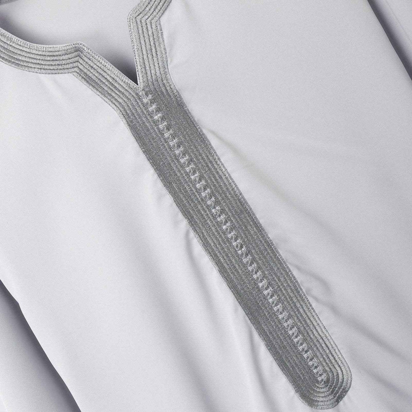 Fashion Nation Men's Embroidery Robe - Luxurious Comfort & Modern Style