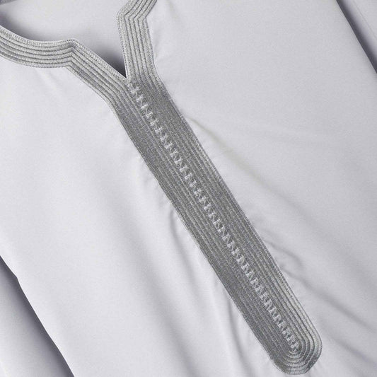 Fashion Nation Men's Embroidery Robe - Luxurious Comfort & Modern Style
