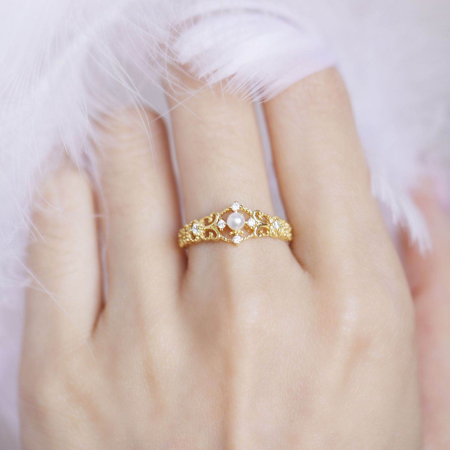 Women's Gold Plated Antique Hollow Ring - Elegant Geometric Design 2025 - Buy Center